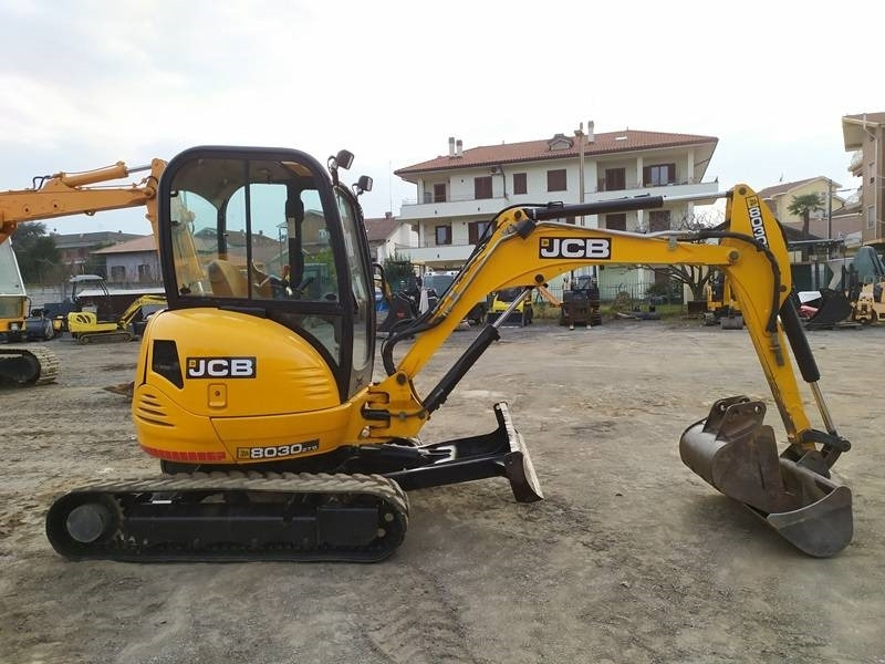 JCB 8030 ZTS - 小型挖掘机:图4 JCB 8030 ZTS - 小型挖掘机:图4