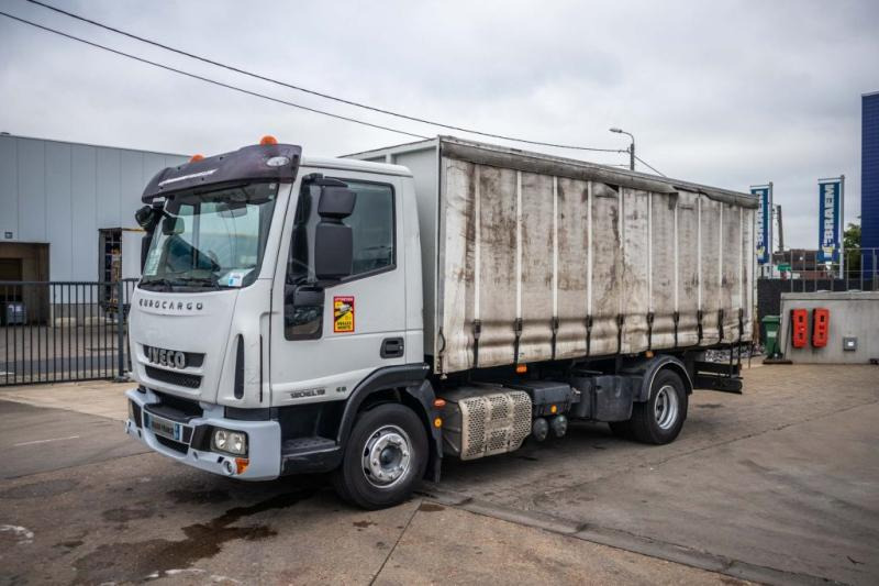 Iveco EUROCARGO 120EL19 - 侧帘卡车:图1 Iveco EUROCARGO 120EL19 - 侧帘卡车:图1