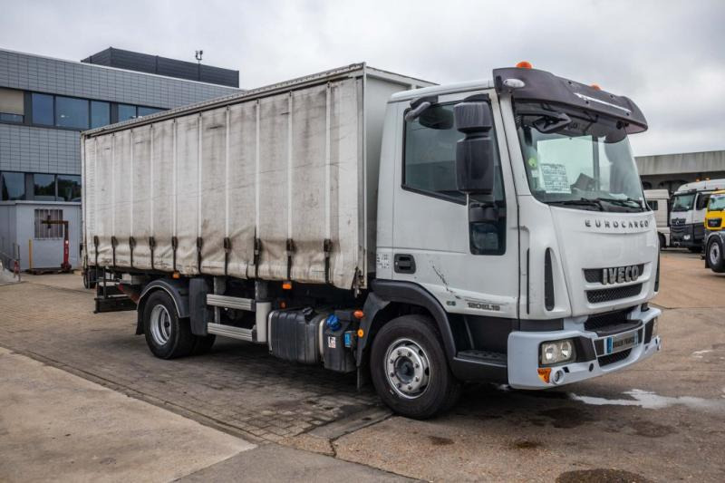 Iveco EUROCARGO 120EL19 - 侧帘卡车:图2 Iveco EUROCARGO 120EL19 - 侧帘卡车:图2