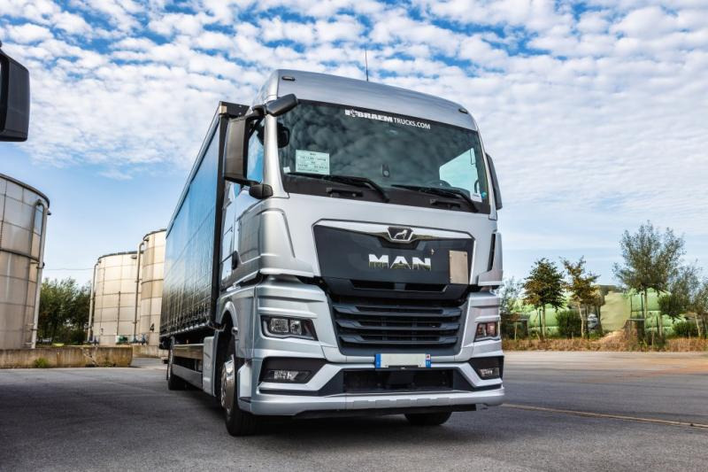 MAN TGX 18.400 XLX+HAYON - 侧帘卡车:图2 MAN TGX 18.400 XLX+HAYON - 侧帘卡车:图2