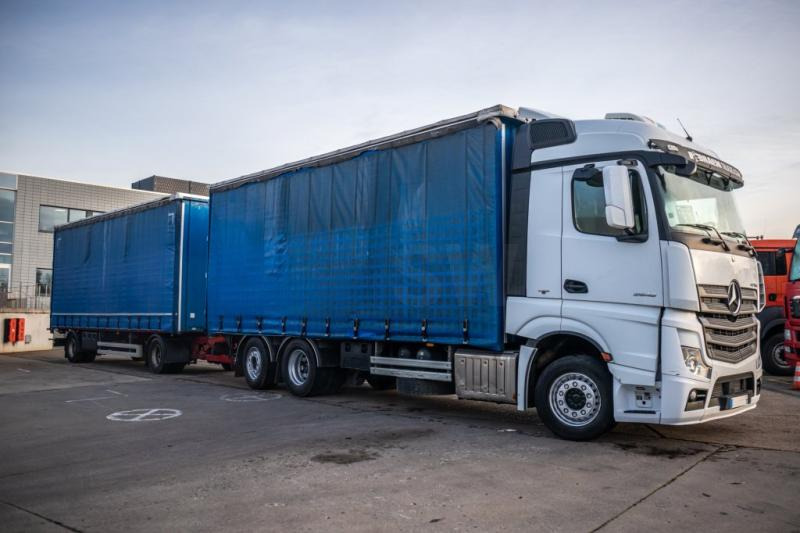 Mercedes ACTROS 2548-6x2+VOITH - 侧帘卡车:图2 Mercedes ACTROS 2548-6x2+VOITH - 侧帘卡车:图2