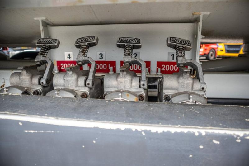 Renault MIDLUM 220DCI+CITERNE 11000L/4COMP - 罐车:图5 Renault MIDLUM 220DCI+CITERNE 11000L/4COMP - 罐车:图5