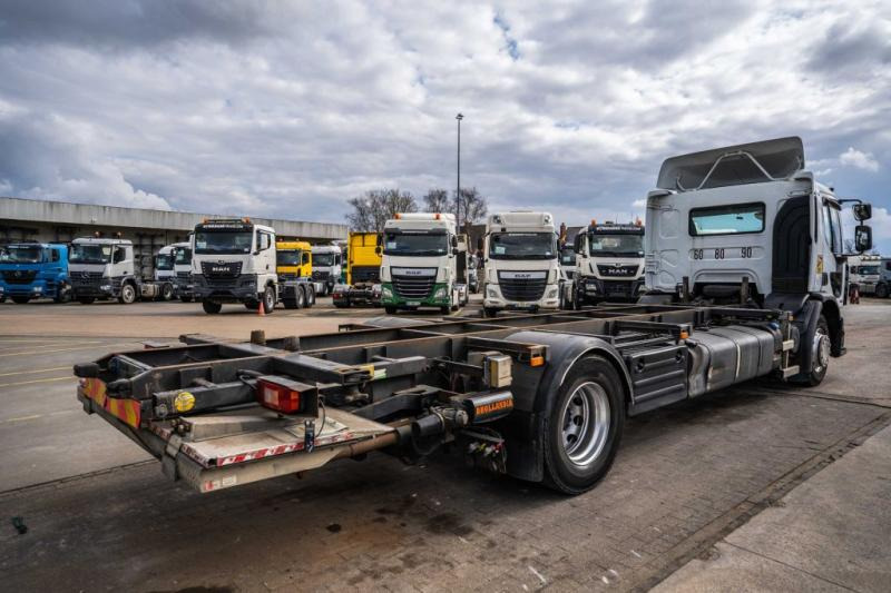 Renault PREMIUM 340 DXI // HAYON RETRACT - 集装箱运输车/ 可拆卸车身的卡车:图4 Renault PREMIUM 340 DXI // HAYON RETRACT - 集装箱运输车/ 可拆卸车身的卡车:图4