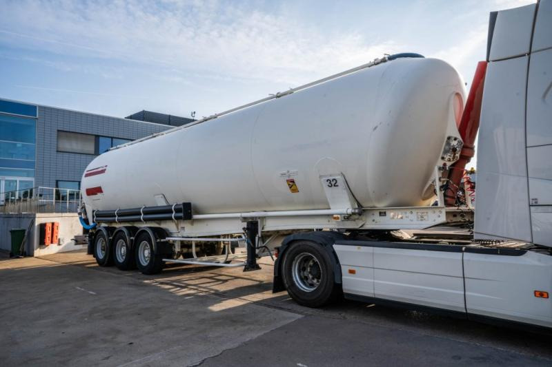 SPITZER SILO SK2458 CAL 60m3 - 筒仓拖车:图2 SPITZER SILO SK2458 CAL 60m3 - 筒仓拖车:图2