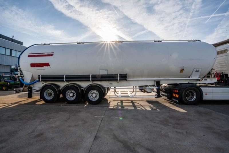 SPITZER SILO SK2458 CAL 60m3 - 筒仓拖车:图3 SPITZER SILO SK2458 CAL 60m3 - 筒仓拖车:图3