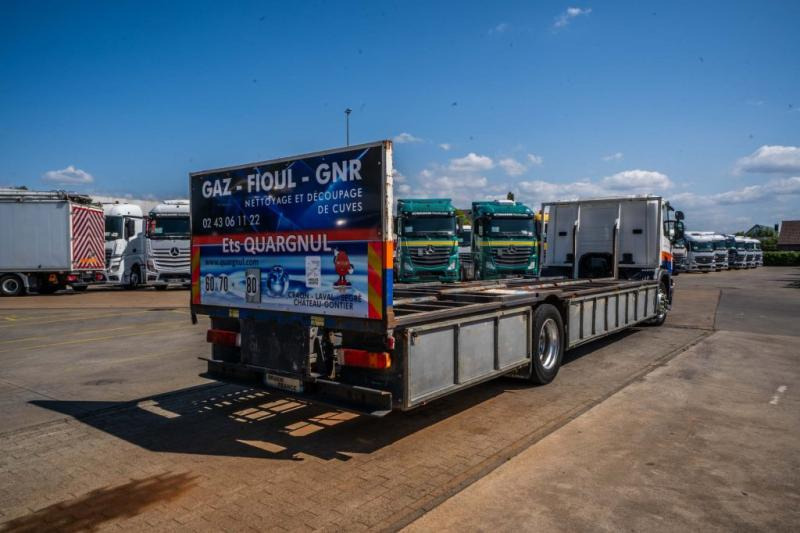 Scania P 270 (19T)- PORTE GAZ /10 PALETTES - 栏板式/ 平板卡车:图4 Scania P 270 (19T)- PORTE GAZ /10 PALETTES - 栏板式/ 平板卡车:图4