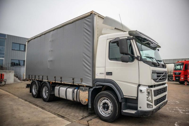 Volvo FM 330-6x2-E5+10 pneus/tires - 侧帘卡车:图2 Volvo FM 330-6x2-E5+10 pneus/tires - 侧帘卡车:图2