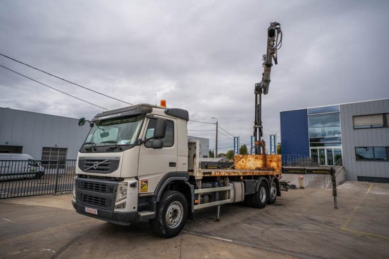 Volvo FM 410 DXI -6X2+HIAB 24 T/m/2x - 栏板式/ 平板卡车, 起重车:图1 Volvo FM 410 DXI -6X2+HIAB 24 T/m/2x - 栏板式/ 平板卡车, 起重车:图1
