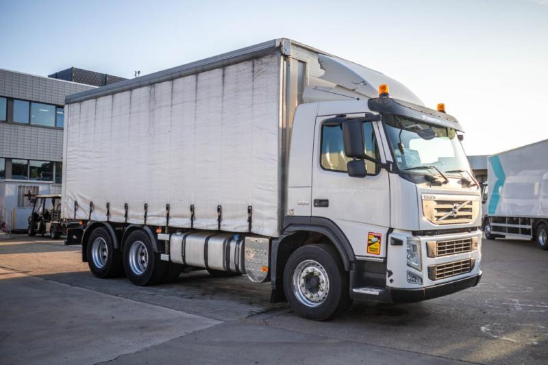 Volvo FM330-6X2+E5 (10pneus/tires) - 侧帘卡车:图2 Volvo FM330-6X2+E5 (10pneus/tires) - 侧帘卡车:图2