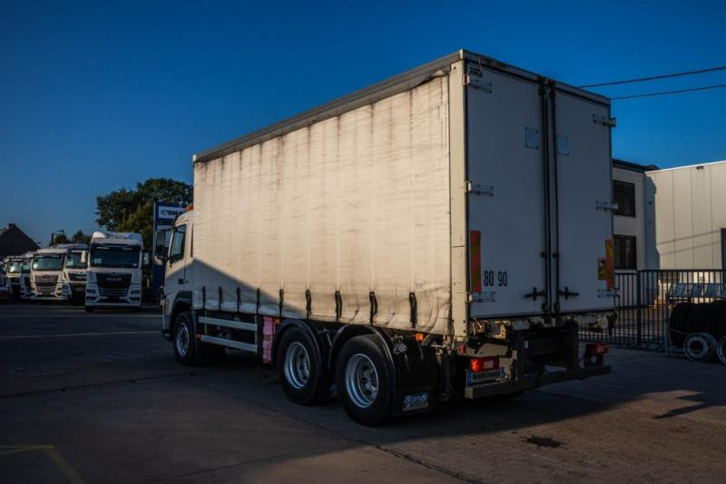 Volvo FM330-6X2+E5 (10pneus/tires) - 侧帘卡车:图4 Volvo FM330-6X2+E5 (10pneus/tires) - 侧帘卡车:图4