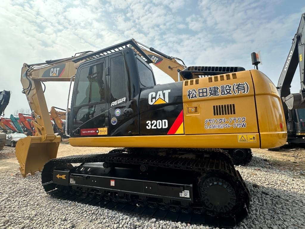 CAT CAT320D2 - 履带式挖掘机:图1 CAT CAT320D2 - 履带式挖掘机:图1