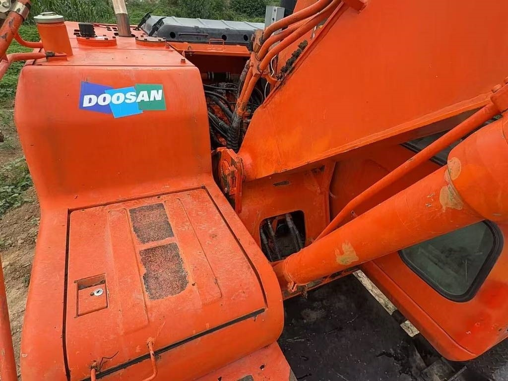Doosan DH 150 W-7 - 轮式挖掘机:图4 Doosan DH 150 W-7 - 轮式挖掘机:图4