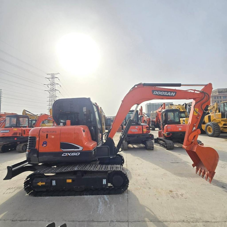 Doosan DX 60  - 小型挖掘机:图1 Doosan DX 60  - 小型挖掘机:图1