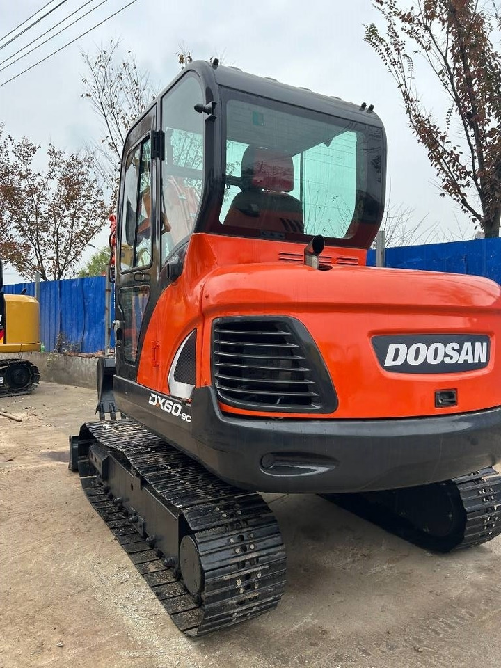 Doosan DX 60 - 小型挖掘机:图1 Doosan DX 60 - 小型挖掘机:图1