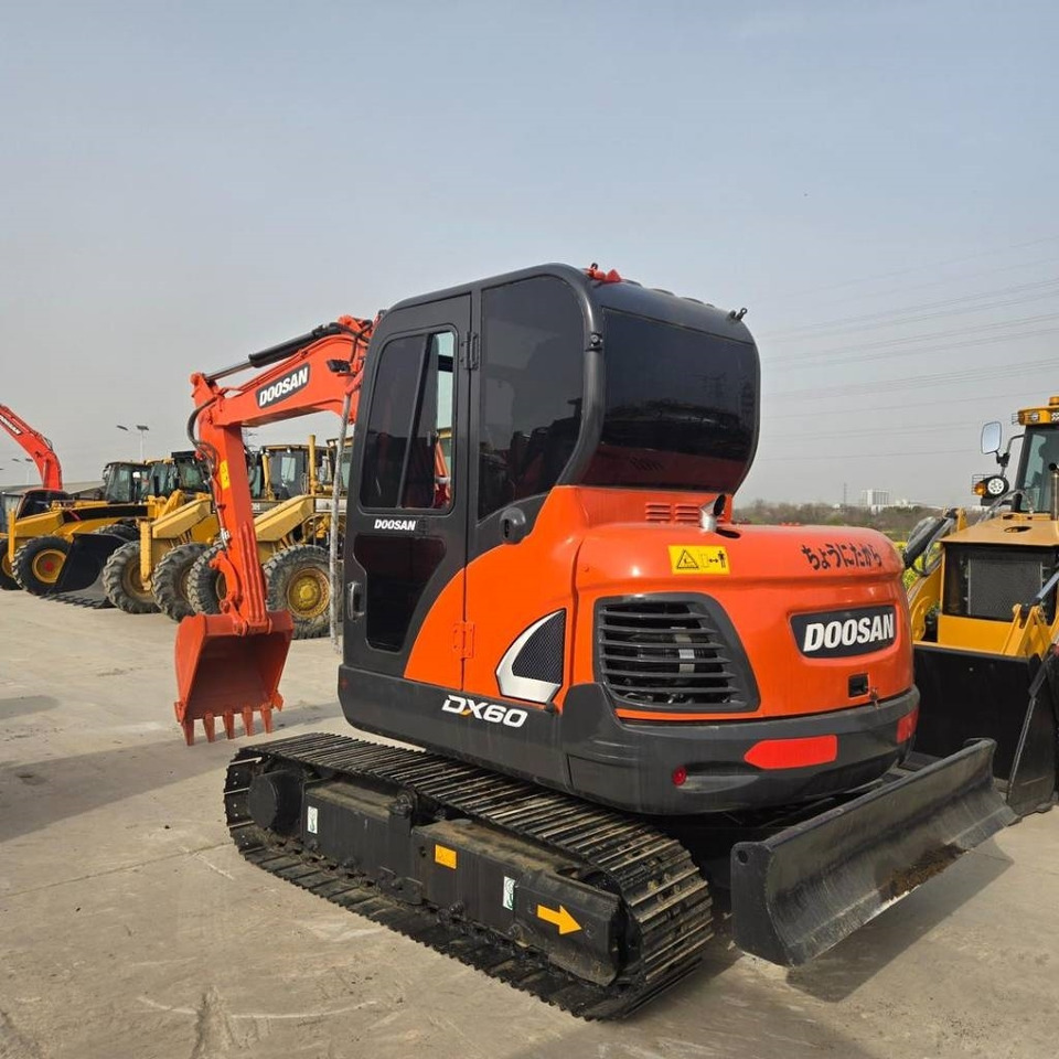 Doosan DX 60  - 小型挖掘机:图2 Doosan DX 60  - 小型挖掘机:图2