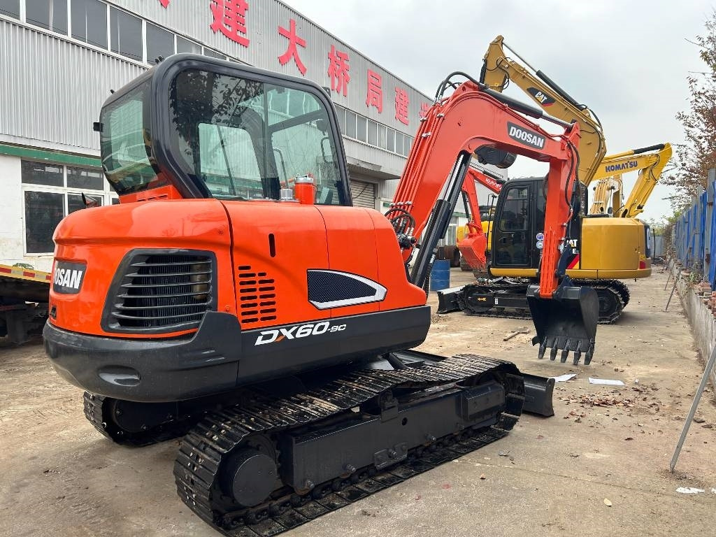 Doosan DX 60 - 小型挖掘机:图1 Doosan DX 60 - 小型挖掘机:图1
