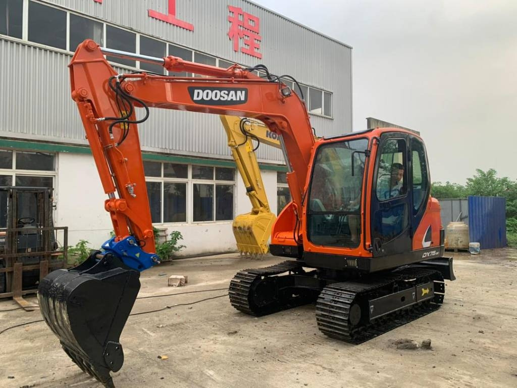 Doosan DX 75-9 C  - 小型挖掘机:图1 Doosan DX 75-9 C  - 小型挖掘机:图1