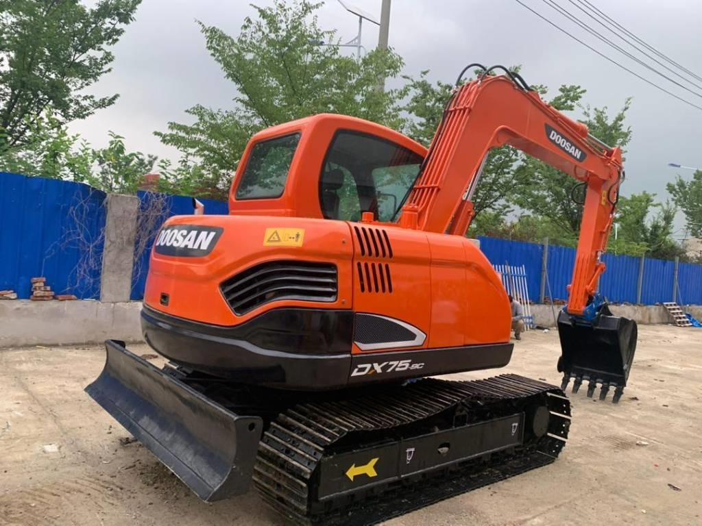 Doosan DX 75-9 C  - 小型挖掘机:图2 Doosan DX 75-9 C  - 小型挖掘机:图2