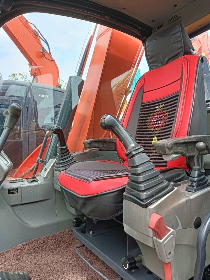 Doosan DX 75 - 履带式挖掘机:图3 Doosan DX 75 - 履带式挖掘机:图3