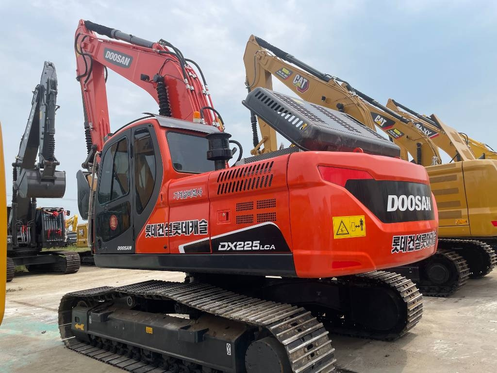 Doosan DX225LCA  - 履带式挖掘机:图1 Doosan DX225LCA  - 履带式挖掘机:图1