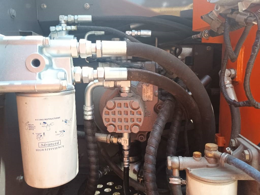 Hitachi ZX 120 - 履带式挖掘机:图3 Hitachi ZX 120 - 履带式挖掘机:图3