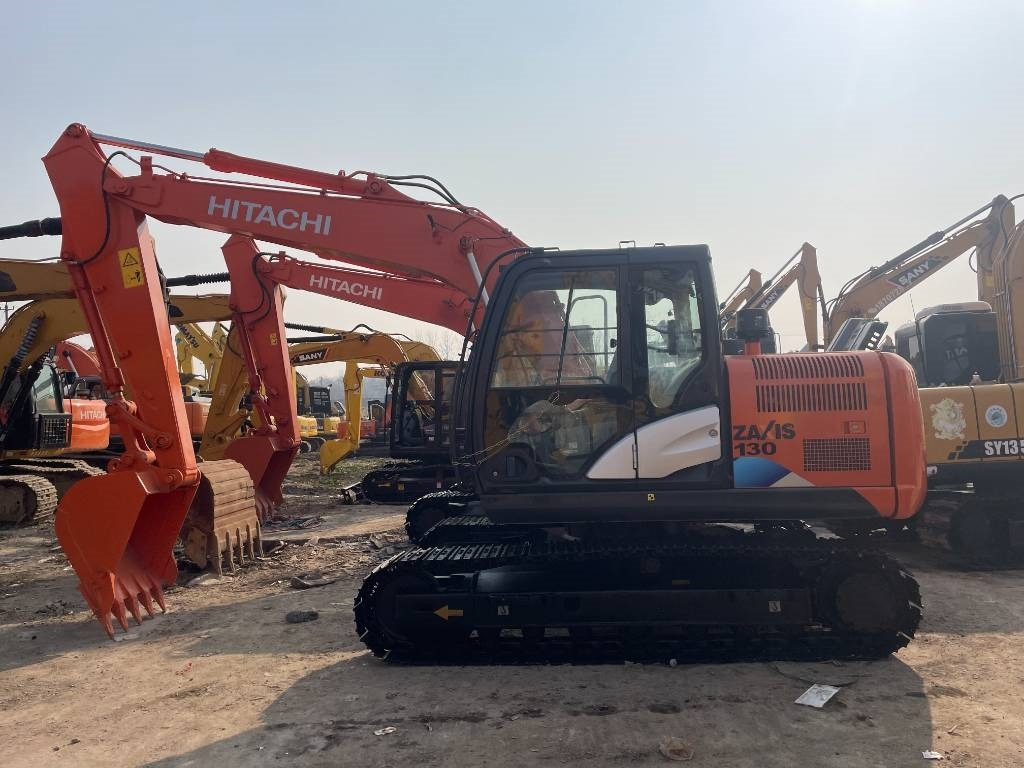 Hitachi ZX 130 - 履带式挖掘机:图3 Hitachi ZX 130 - 履带式挖掘机:图3
