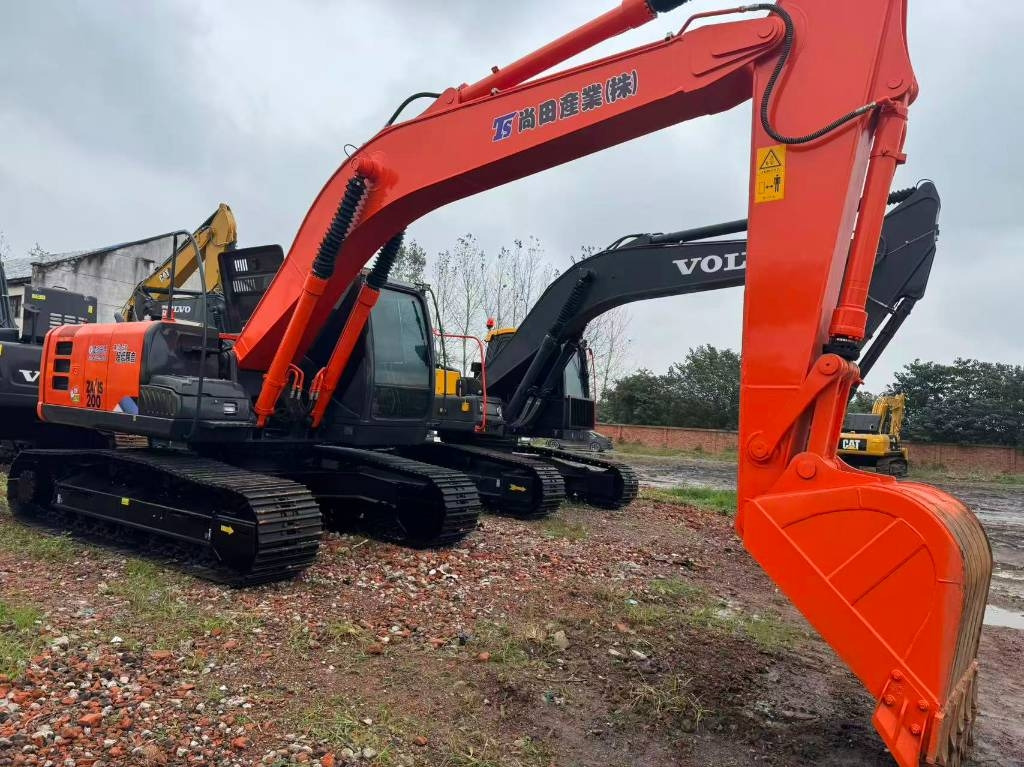 Hitachi ZX 200  - 履带式挖掘机:图1 Hitachi ZX 200  - 履带式挖掘机:图1