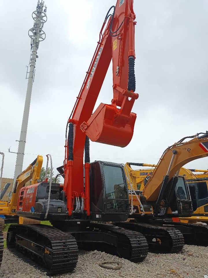 Hitachi ZX 200 - 履带式挖掘机:图1 Hitachi ZX 200 - 履带式挖掘机:图1