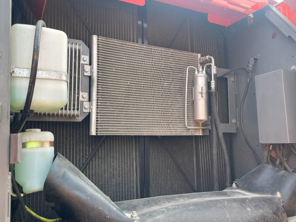 Hitachi ZX 210 - 履带式挖掘机:图3 Hitachi ZX 210 - 履带式挖掘机:图3