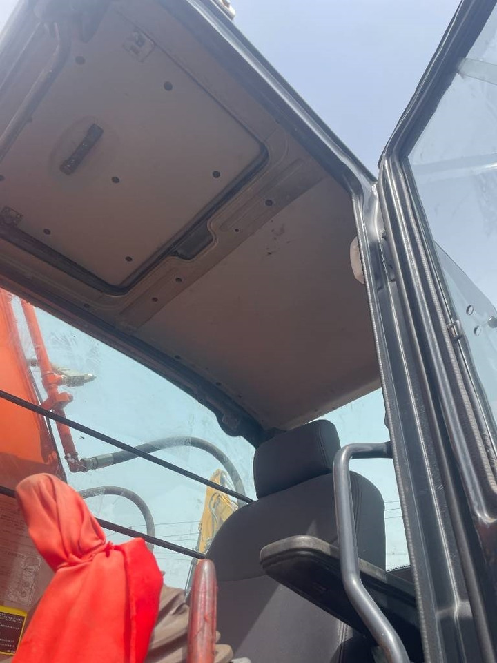 Hitachi ZX 240 - 履带式挖掘机:图5 Hitachi ZX 240 - 履带式挖掘机:图5