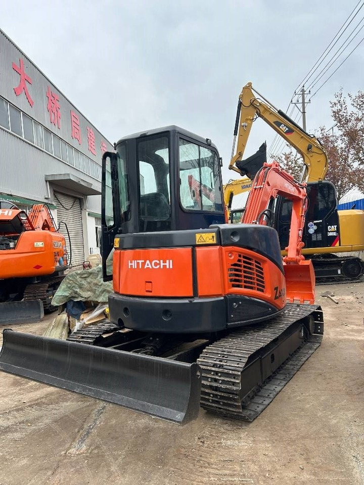 Hitachi ZX 50 - 小型挖掘机:图2 Hitachi ZX 50 - 小型挖掘机:图2