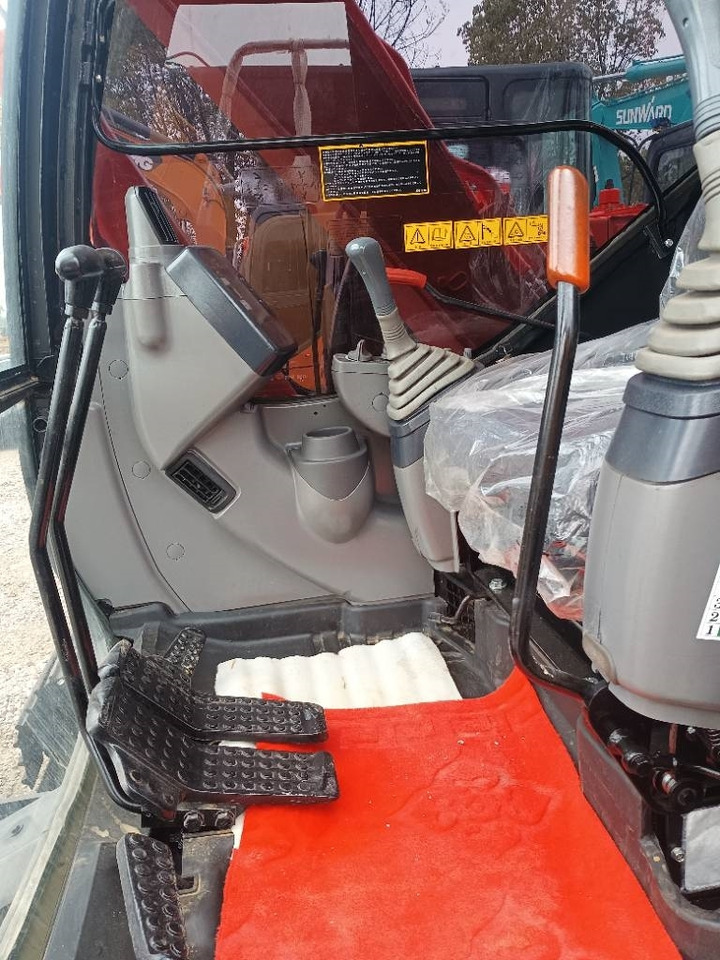 Hitachi ZX 70 - 小型挖掘机:图4 Hitachi ZX 70 - 小型挖掘机:图4