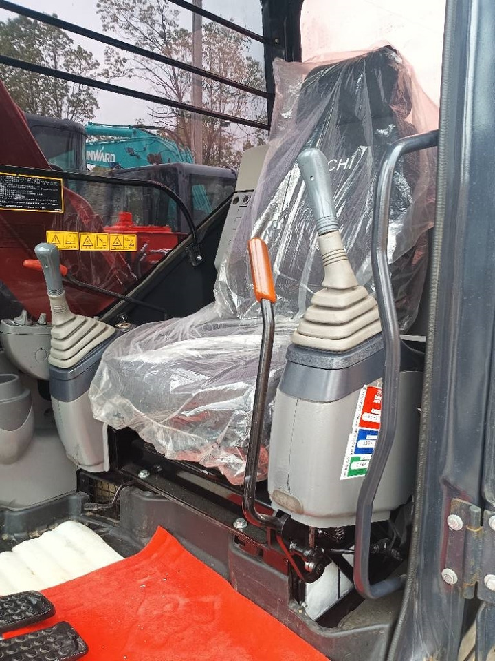 Hitachi ZX 70 - 小型挖掘机:图5 Hitachi ZX 70 - 小型挖掘机:图5