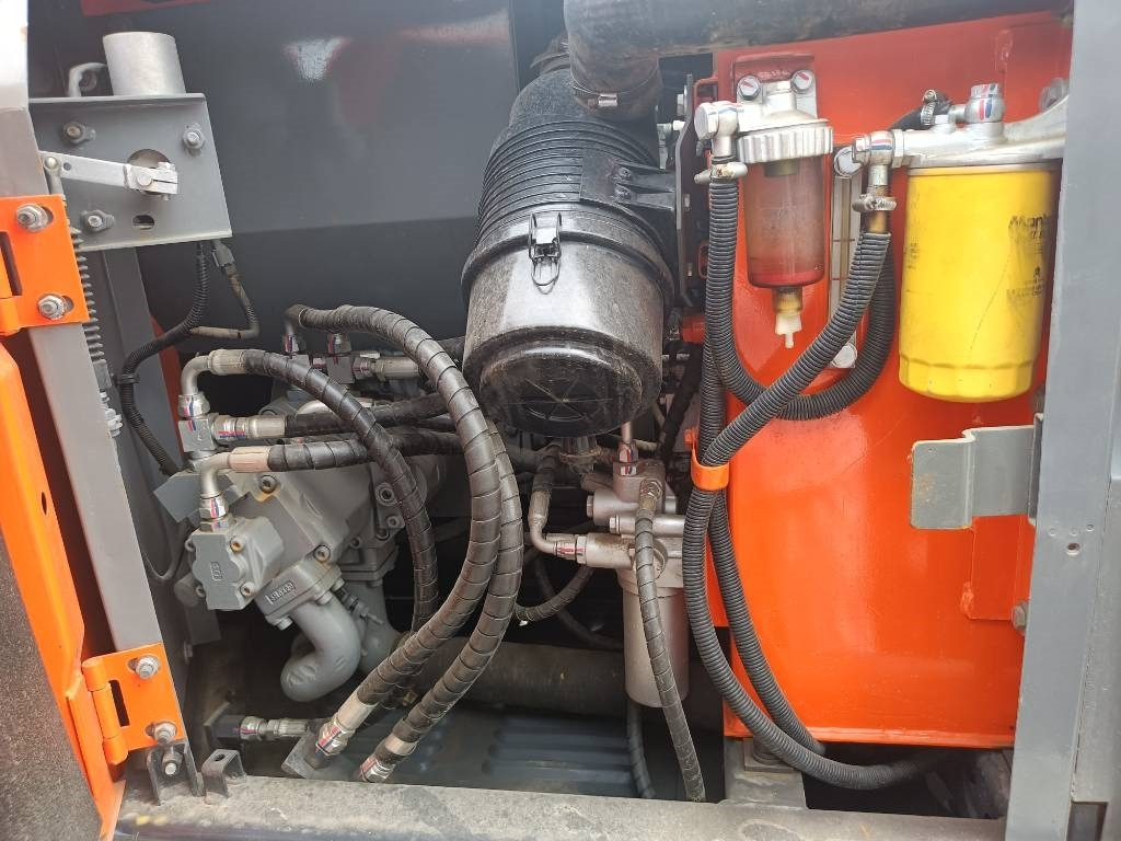 Hitachi ZX 70  - 小型挖掘机:图3 Hitachi ZX 70  - 小型挖掘机:图3
