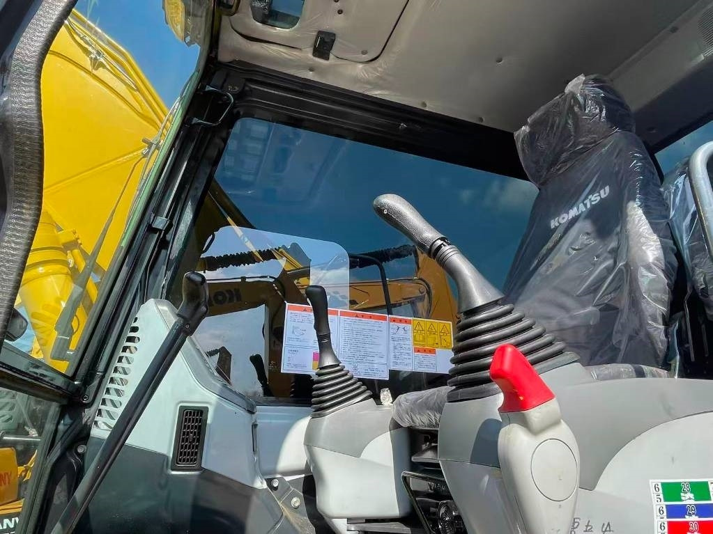 Komatsu PC 130 - 履带式挖掘机:图2 Komatsu PC 130 - 履带式挖掘机:图2