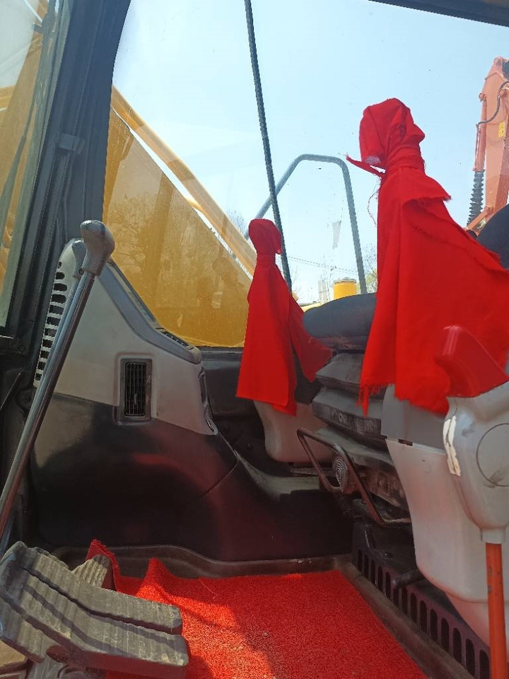 Komatsu PC 130 - 履带式挖掘机:图5 Komatsu PC 130 - 履带式挖掘机:图5