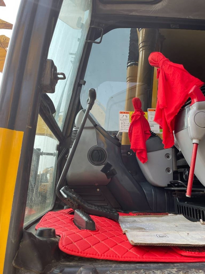 Komatsu PC 200  - 履带式挖掘机:图4 Komatsu PC 200  - 履带式挖掘机:图4