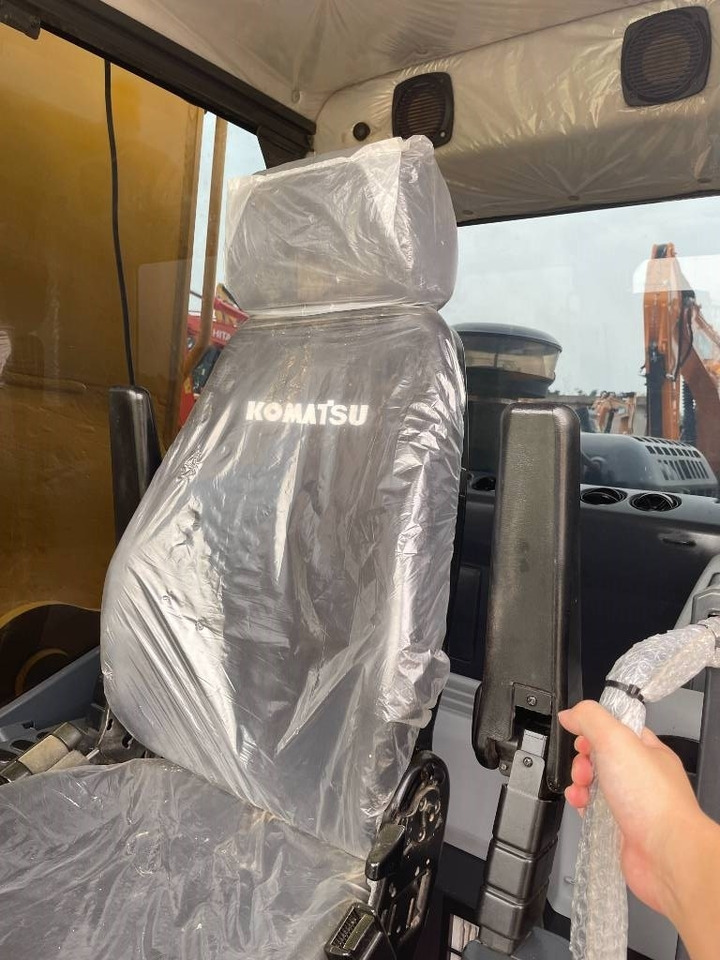 Komatsu PC 220  - 履带式挖掘机:图4 Komatsu PC 220  - 履带式挖掘机:图4