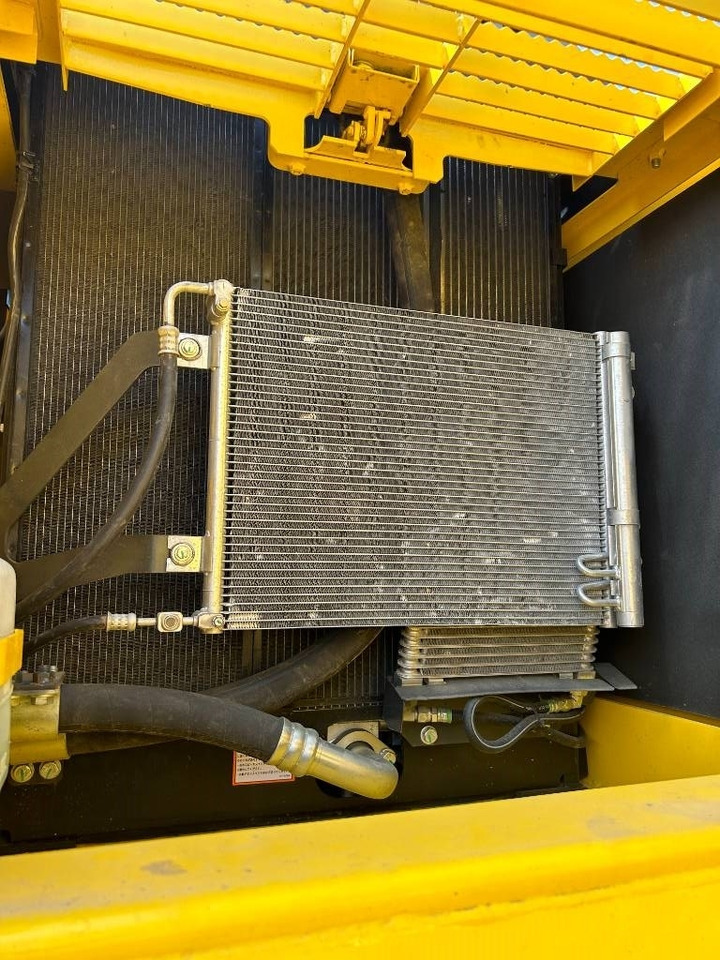 Komatsu PC 240  - 履带式挖掘机:图2 Komatsu PC 240  - 履带式挖掘机:图2