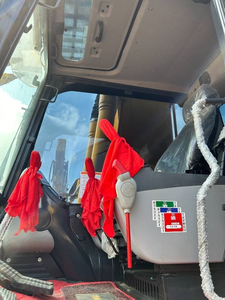 Komatsu PC 240  - 履带式挖掘机:图5 Komatsu PC 240  - 履带式挖掘机:图5