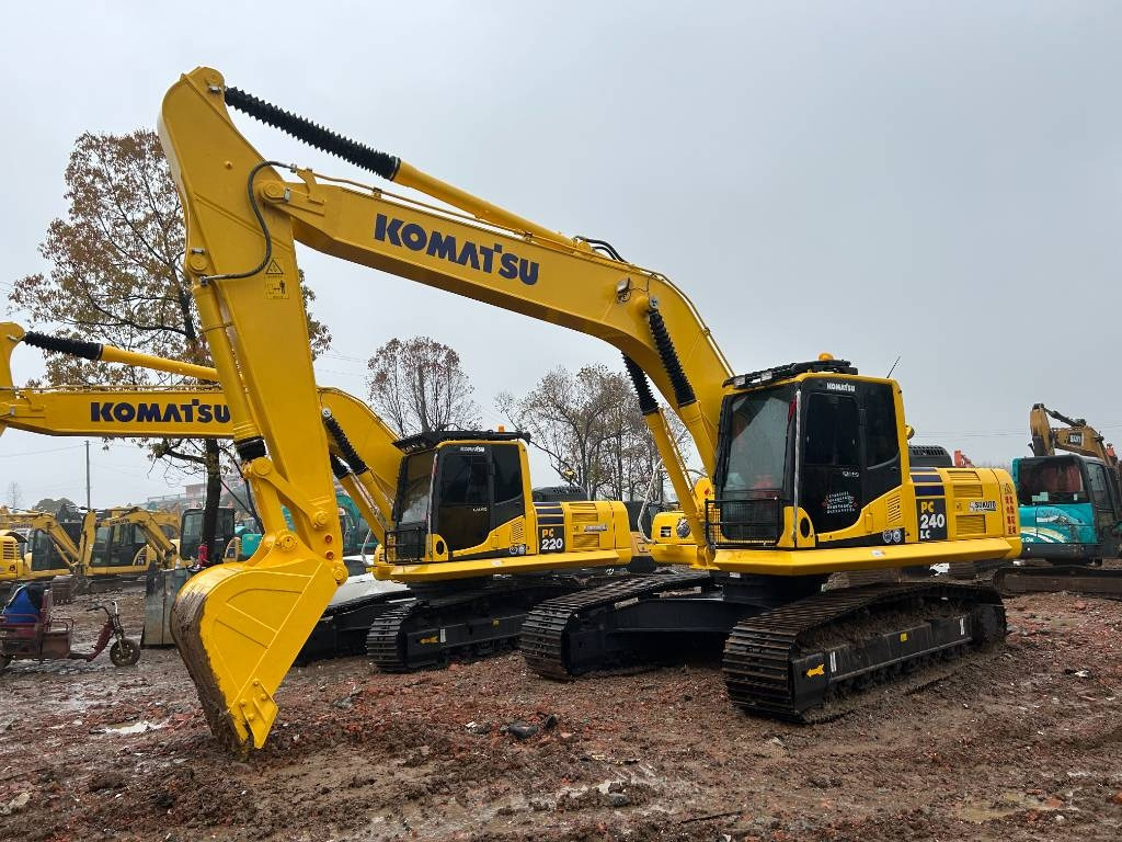 Komatsu PC 240 - 履带式挖掘机:图1 Komatsu PC 240 - 履带式挖掘机:图1
