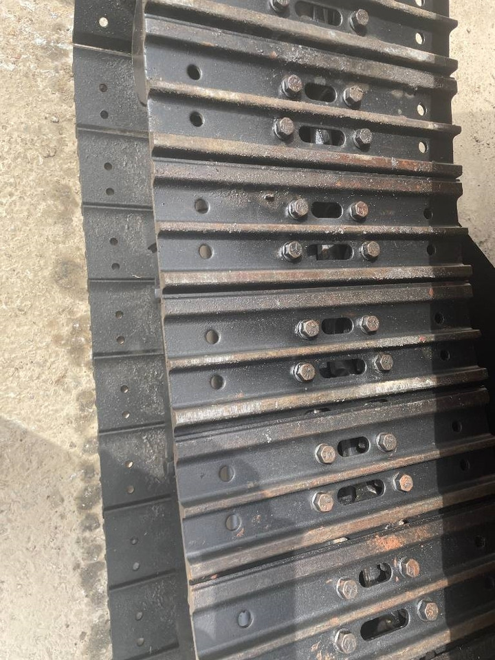Komatsu PC 240 - 履带式挖掘机:图4 Komatsu PC 240 - 履带式挖掘机:图4