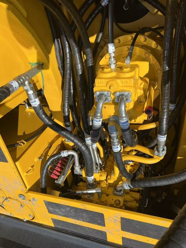 Komatsu PC 300 - 履带式挖掘机:图5 Komatsu PC 300 - 履带式挖掘机:图5