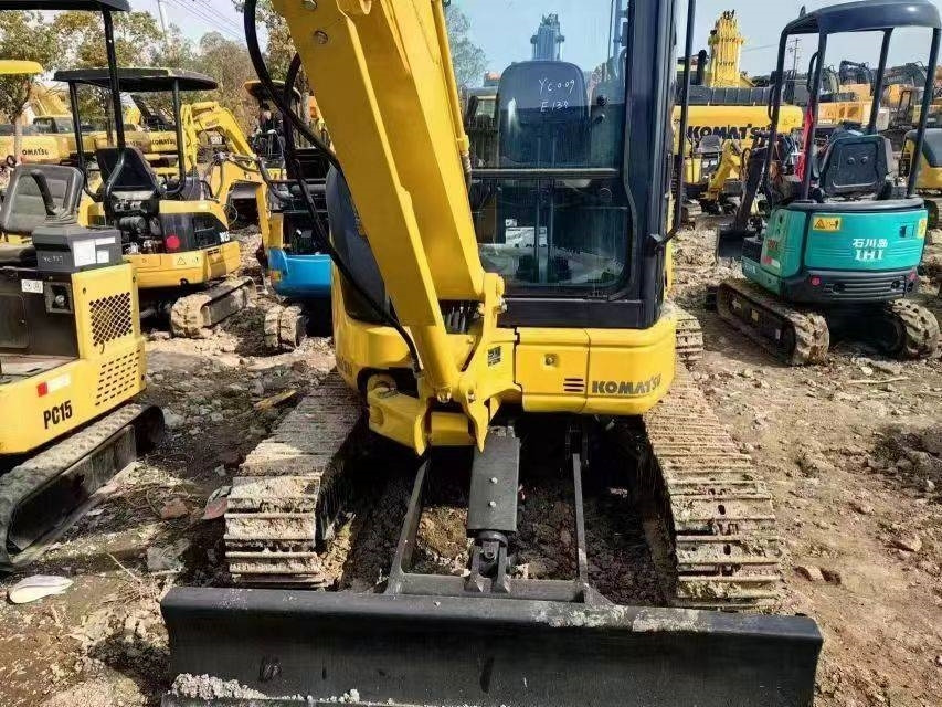 Komatsu PC 35 - 小型挖掘机:图2 Komatsu PC 35 - 小型挖掘机:图2
