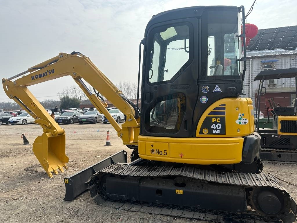 Komatsu PC 40 - 履带式挖掘机:图1 Komatsu PC 40 - 履带式挖掘机:图1