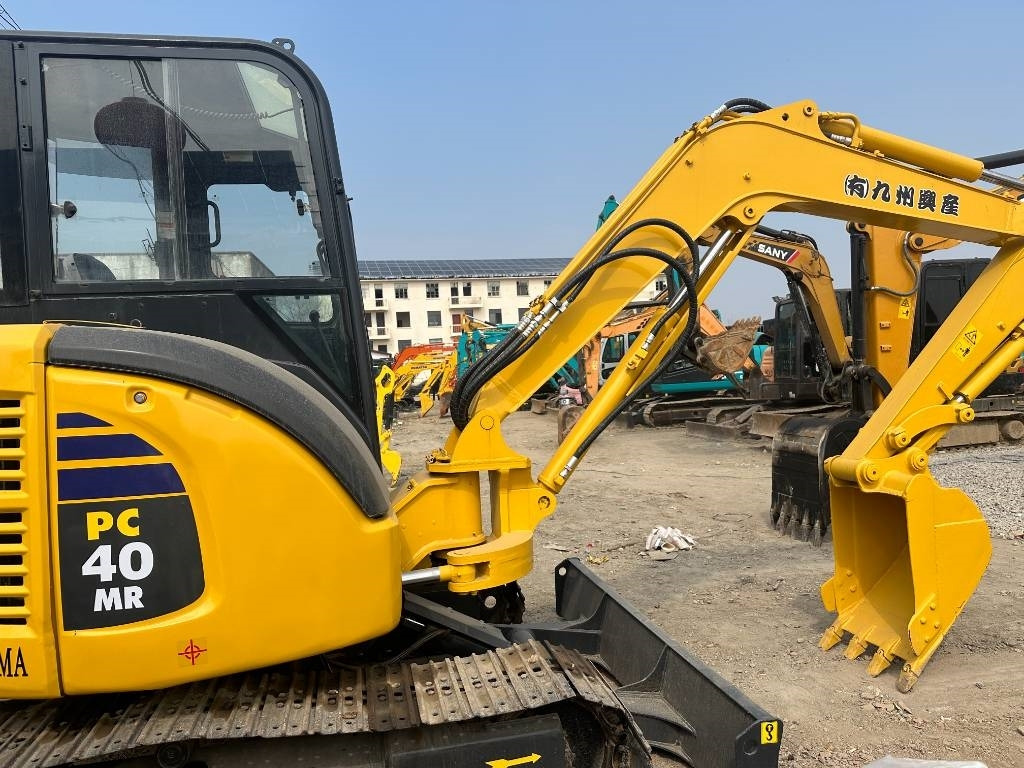 Komatsu PC 40 - 履带式挖掘机:图2 Komatsu PC 40 - 履带式挖掘机:图2