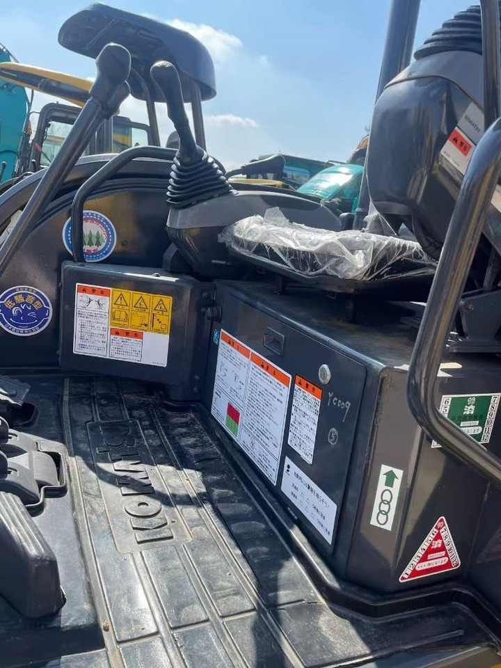 Komatsu PC35 - 小型挖掘机:图5 Komatsu PC35 - 小型挖掘机:图5