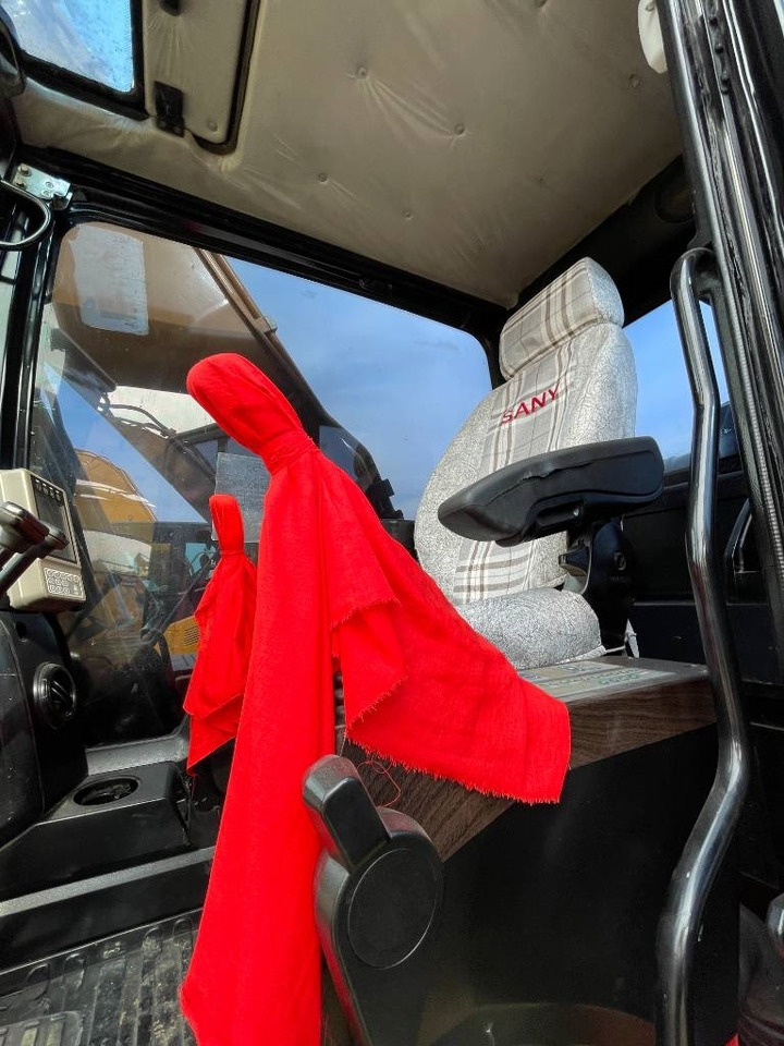 Sany SY 215 C - 履带式挖掘机:图4 Sany SY 215 C - 履带式挖掘机:图4