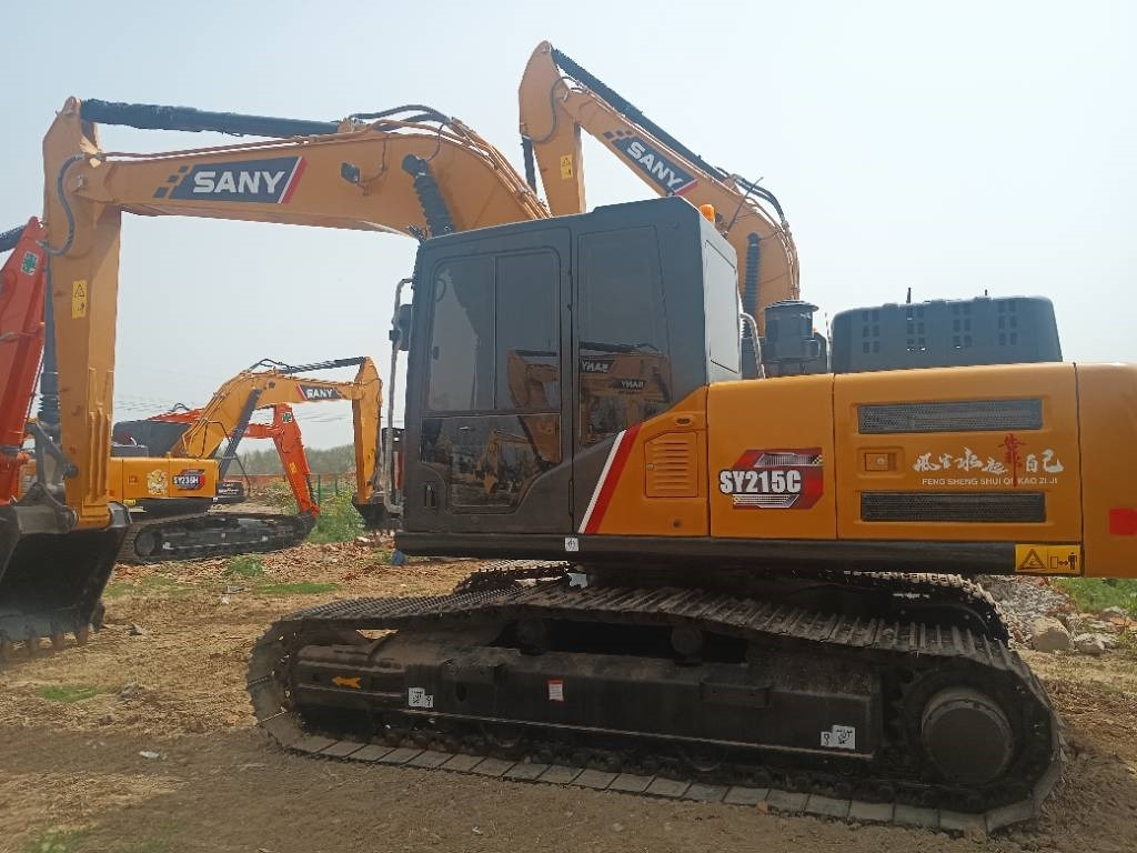 Sany SY 215 C  - 履带式挖掘机:图2 Sany SY 215 C  - 履带式挖掘机:图2