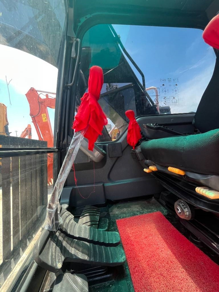 Volvo EC 140 - 履带式挖掘机:图3 Volvo EC 140 - 履带式挖掘机:图3